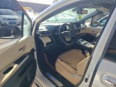 Toyota Sienna 2021 2.5L Hybrid Premium Edition - ფოტო 11