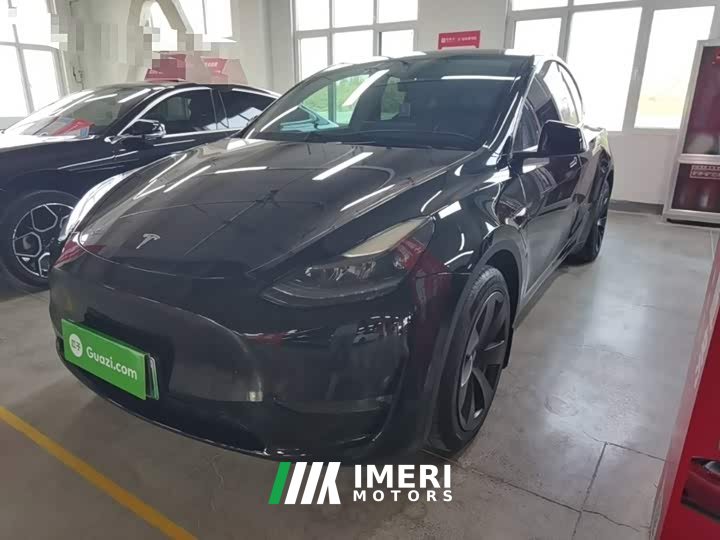 Tesla Model Y Standard Range RWD