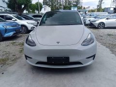 Tesla Model Y Rear-Wheel Drive - ფოტო 3
