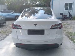 Tesla Model Y Rear-Wheel Drive - ფოტო 6