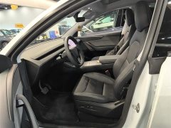 Tesla Model Y Rear-Wheel Drive - ფოტო 11