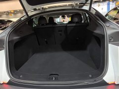 Tesla Model Y Rear-Wheel Drive - ფოტო 15