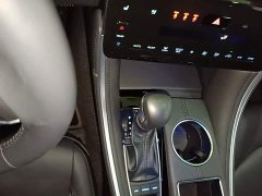 Toyota Avalon Hybrid 2.5L XLE Premium - ფოტო 10