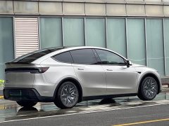 Tesla Model Y L 2025 Long Range All-Wheel Drive - ფოტო 4