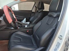 Hyundai Elantra 1.5L CVT Luxury - ფოტო 16