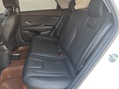Hyundai Elantra 1.5L CVT Luxury - ფოტო 18