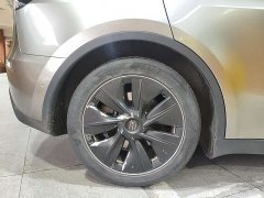 Tesla Model Y Rear-Wheel Drive - ფოტო 18