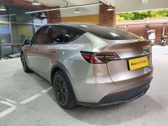 Tesla Model Y Rear-Wheel Drive - ფოტო 3