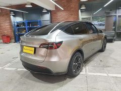 Tesla Model Y Rear-Wheel Drive - ფოტო 4