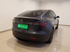 Tesla Model Y Rear-Wheel Drive - ფოტო 4