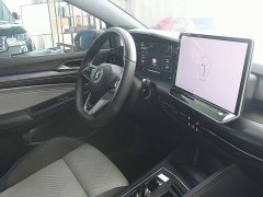 Volkswagen Golf Facelift 300TSI R-Line - ფოტო 9