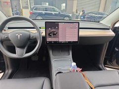 Tesla Model Y Rear-Wheel Drive - ფოტო 5