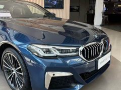 BMW 5 Series 530Li Luxury M Sport Package - ფოტო 3