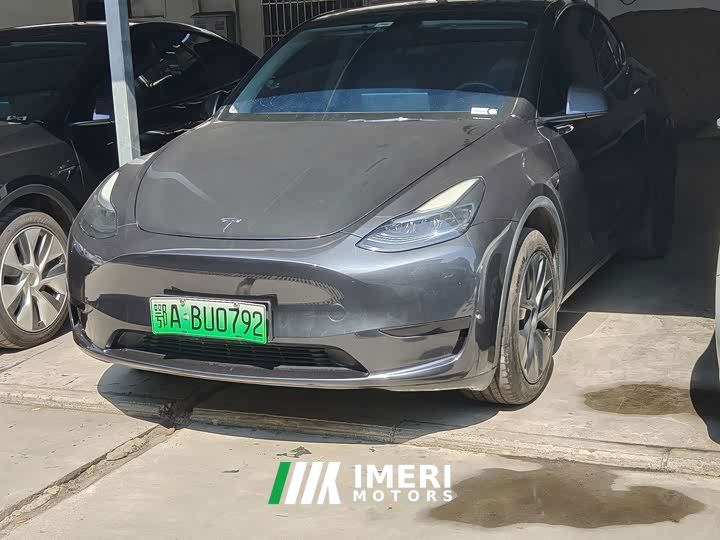 Tesla Model Y Rear-Wheel Drive