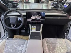 Tesla Model Y Long Range All-Wheel Drive - ფოტო 10