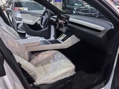 Tesla Model Y Long Range All-Wheel Drive - ფოტო 8