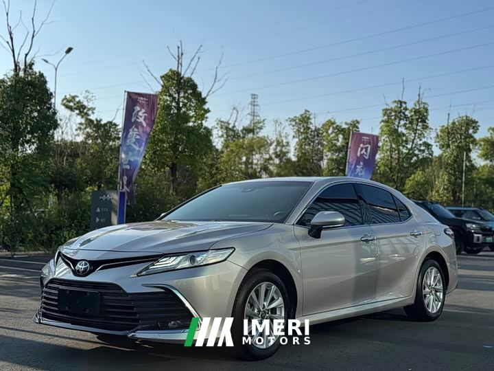 Toyota Camry 2.0G Luxury