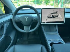 Tesla Model Y Rear-Wheel Drive - ფოტო 4