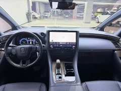 Toyota Vellfire Crown Hybrid 2.5L Executive Premier Edition - ფოტო 4