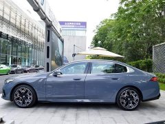 BMW 5 Series 530Li Luxury M Sport Package - ფოტო 2