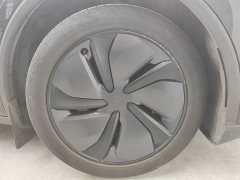 Tesla Model Y Rear-Wheel Drive - ფოტო 17