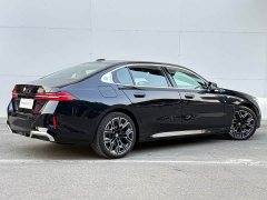 BMW 5 Series 530Li Luxury M Sport Package - ფოტო 18