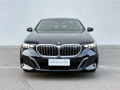 BMW 5 Series 530Li Luxury M Sport Package - ფოტო 2