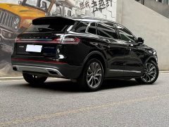 Lincoln Explorer 2.0T AWD Elite - ფოტო 2