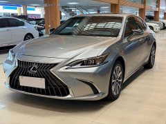 Lexus ES 200 Excellence Edition - ფოტო 1