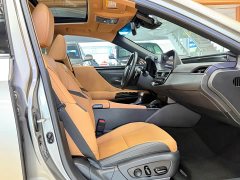 Lexus ES 200 Excellence Edition - ფოტო 14