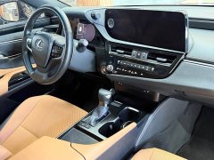 Lexus ES 200 Excellence Edition - ფოტო 16