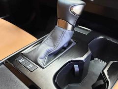 Lexus ES 200 Excellence Edition - ფოტო 18