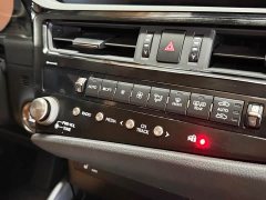 Lexus ES 200 Excellence Edition - ფოტო 19