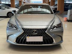 Lexus ES 200 Excellence Edition - ფოტო 2