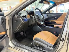 Lexus ES 200 Excellence Edition - ფოტო 4