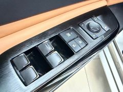 Lexus ES 200 Excellence Edition - ფოტო 5