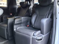 Toyota Alphard 2024 Hybrid 2.5L Premium Edition - ფოტო 12