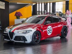 Alfa Romeo Giulia 2021 GTAm - ფოტო 1