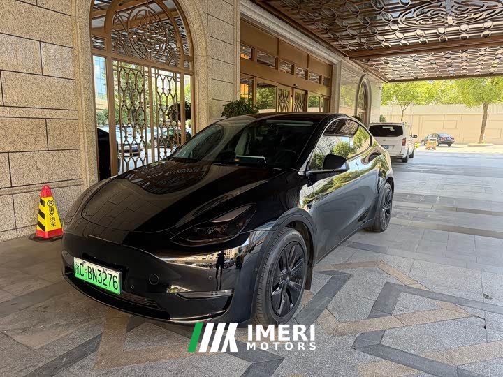 Tesla Model Y Standard Range RWD
