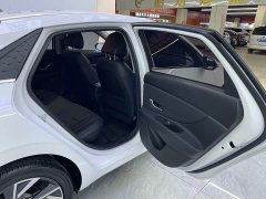 Hyundai Elantra 2023 1.5L CVT Luxury - ფოტო 17