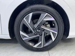 Hyundai Elantra 2023 1.5L CVT Luxury - ფოტო 18