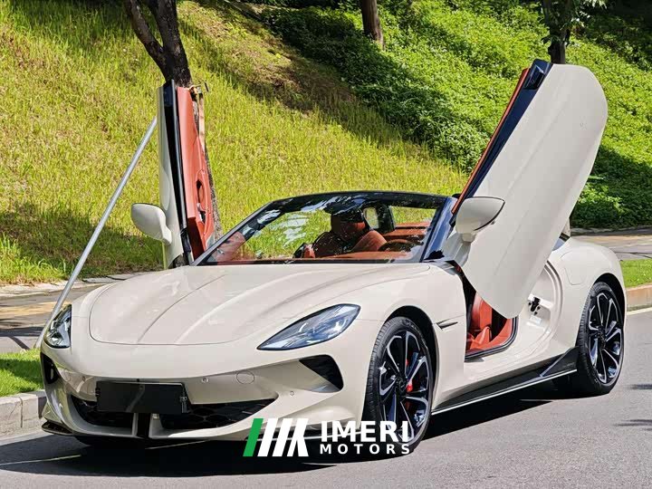 Lynk & Co MG Cyberster 520km legendary four-wheel drive red hood version