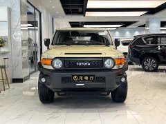 FJ Cruiser 4.0L Automatic - ფოტო 1