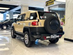 FJ Cruiser 4.0L Automatic - ფოტო 3