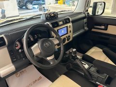 FJ Cruiser 4.0L Automatic - ფოტო 6