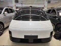 Li Auto MEGA Home Family Edition - ფოტო 3