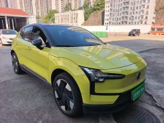 Volvo EX30 2025 Rear-Wheel Drive Extended Range Ultra - ფოტო 4