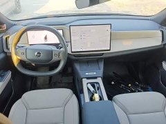 Volvo XC70 Plug-in Hybrid 2026 Two-Wheel Drive Long Range Core - ფოტო 10