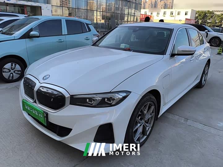 BMW i3 eDrive 35 L