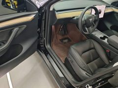 Tesla Model Y Rear-Wheel Drive - ფოტო 16